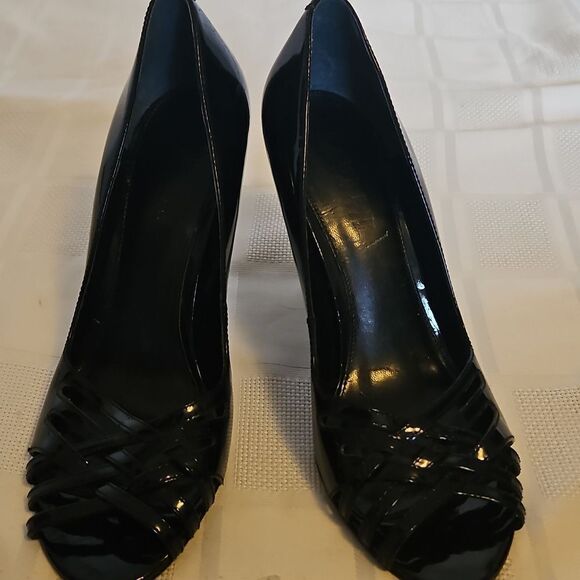 Elegant Black Women's Heels - Picture 4 of 16